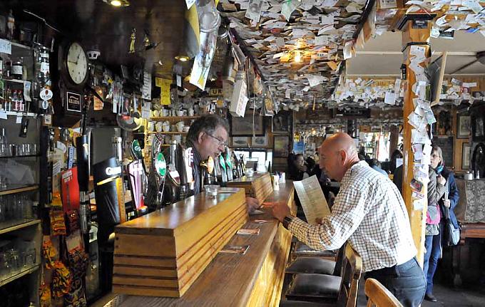 Killeens Bar Brazen Head, dem ältesten Pub Dublins