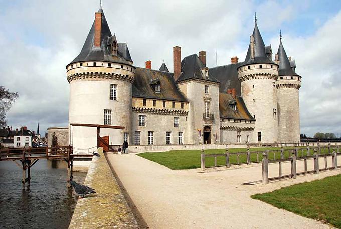 Ein Glas Sancerre bei Jungfrau Jeanne Ein Glas Sancerre bei Jungfrau Jeanne
