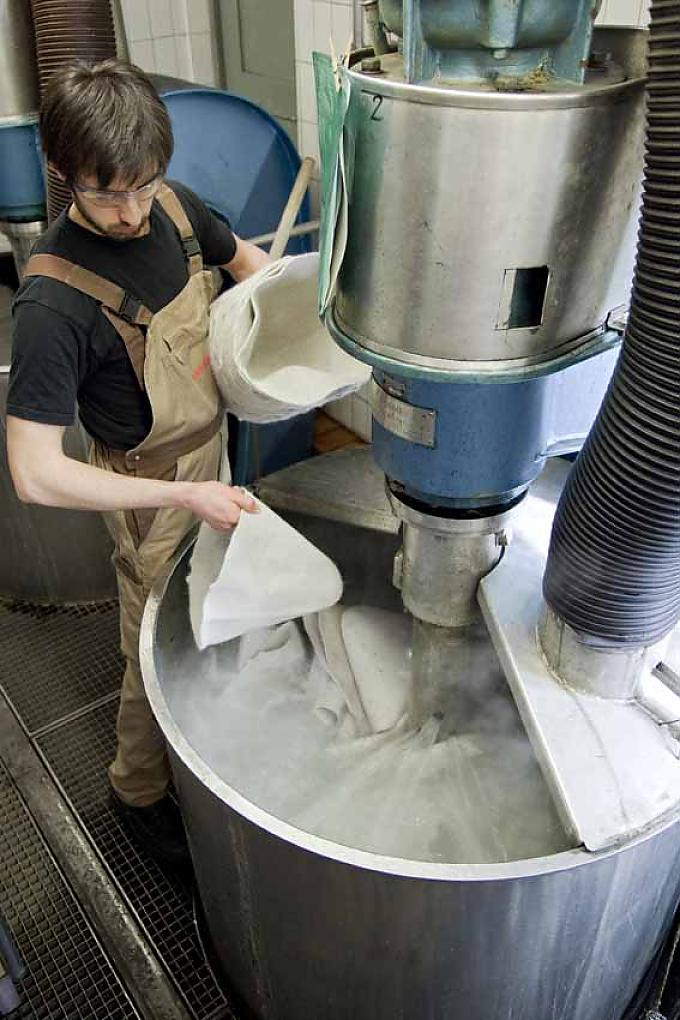 Färben der Hutstumpen. Färben der Hutstumpen.