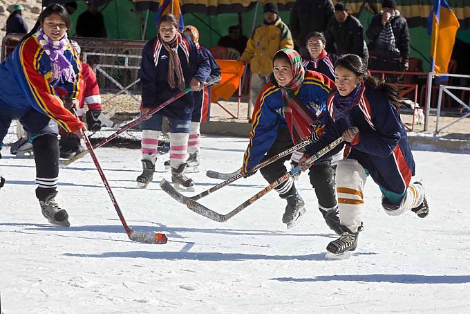 Hockey im Himalaya Hockey im Himalaya