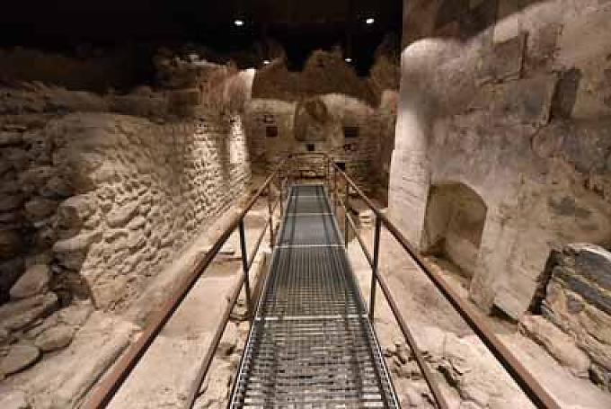 Schatz unter dem Schulhof Schatz unter dem Schulhof