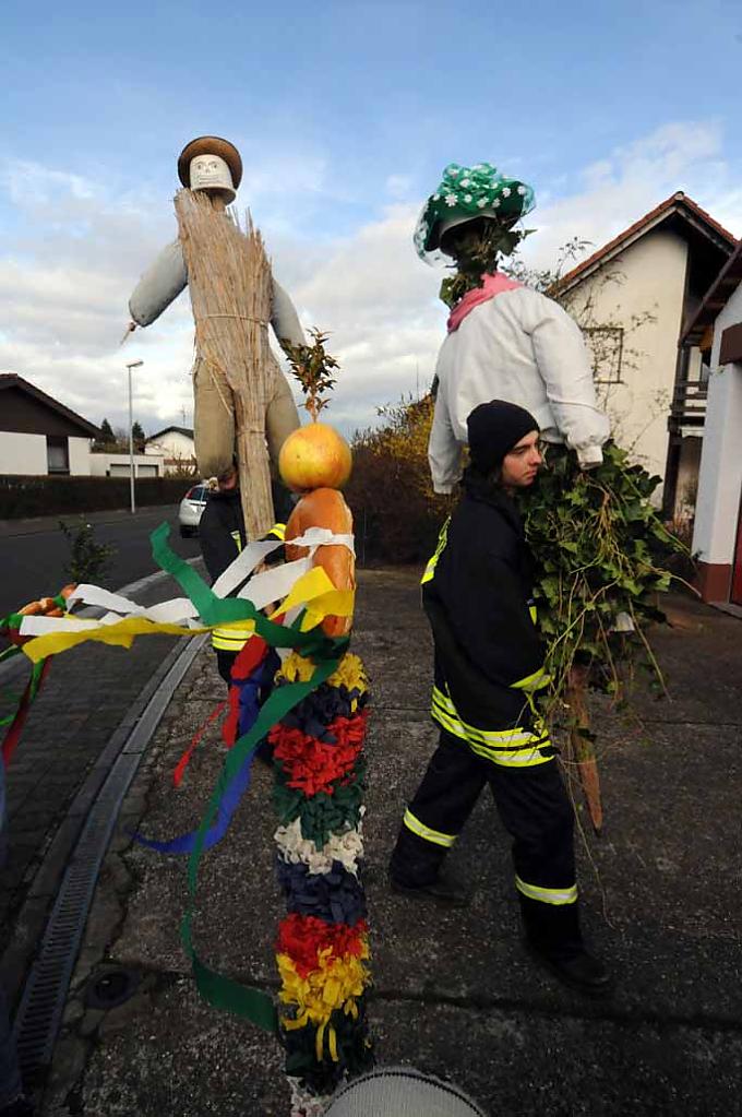 Laetare. Stabaus in Rheinhessen „Miesmann"-Umgang in Karsau an Laetare