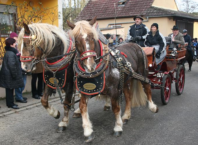 Premiere für Pfarrer und Pferd Premiere für Pfarrer und Pferd