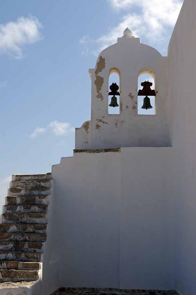 Kapelle in Cabo de Sao Vicente an der Algarve Boote am Strand in Carvoeiro an der Algarve