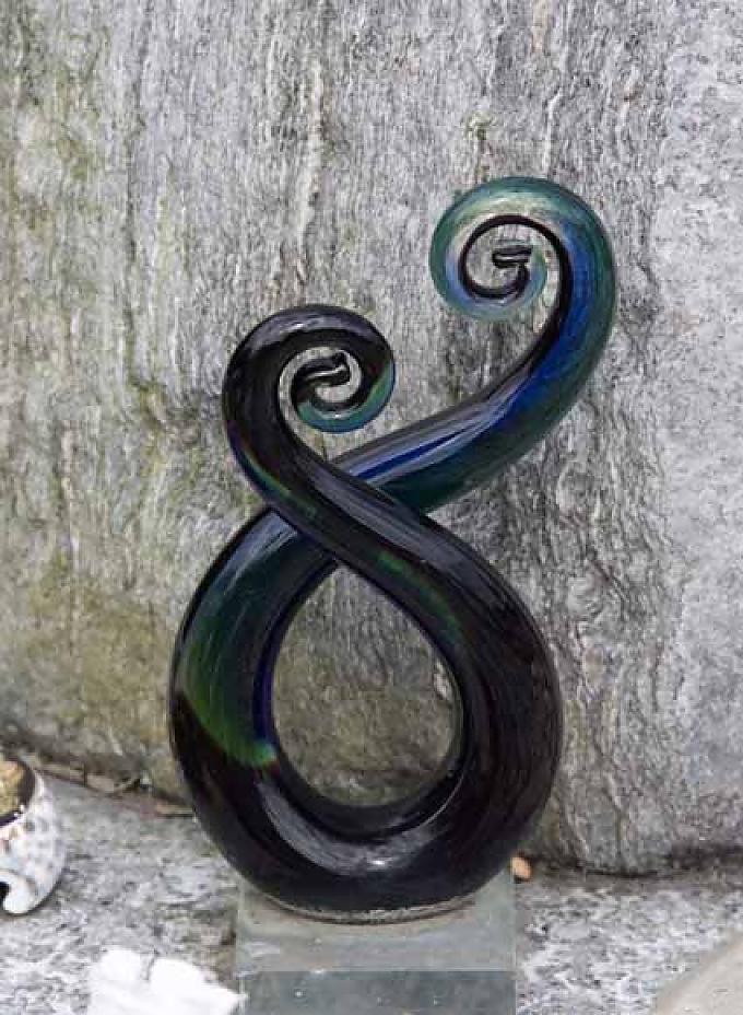 Maorisymbol für ewige Verbundenheit und Liebe. Maorisymbol für ewige Verbundenheit und Liebe.