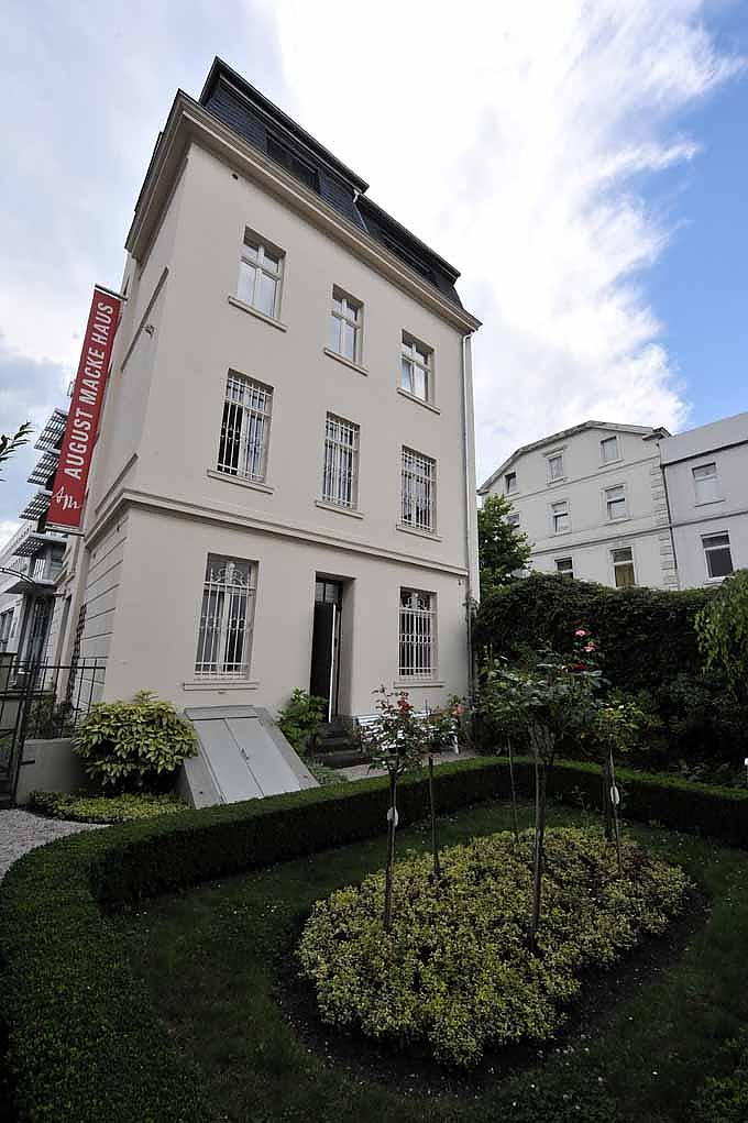 Garten des Mackehauses in Bonn. Garten des Mackehauses in Bonn.