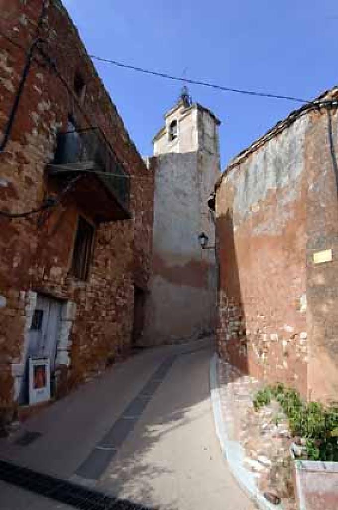 Gasse in Roussillon Ockerfelsen