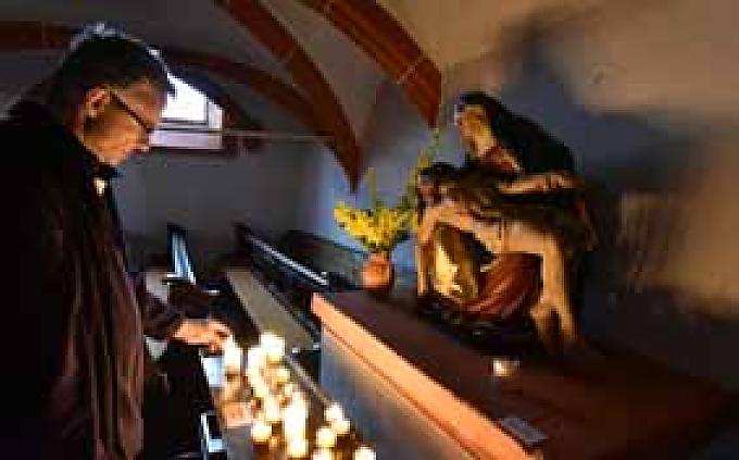 Pieta aus dem 15. Jahrhundert in der Sankt Martin-Kirche. Pieta aus dem 15. Jahrhundert in der Sankt Martin-Kirche.