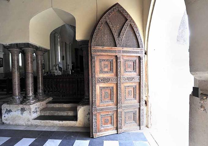 Wo der Geschichte Tür und Tor geöffnet sind Wo der Geschichte Tür und Tor geöffnet sind