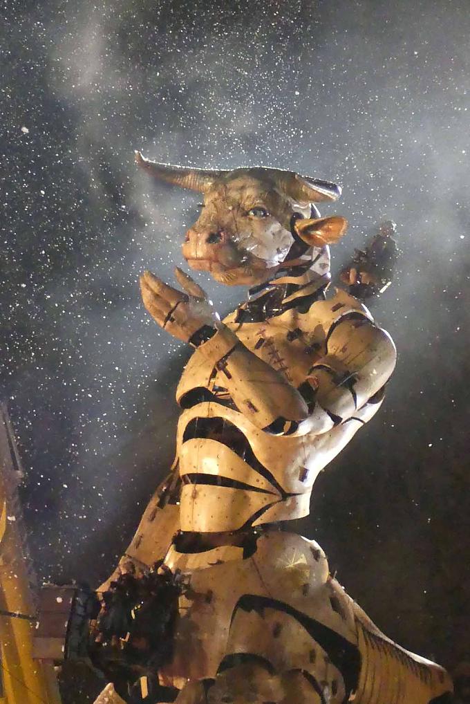 Minotaurus im Schneegestöber Minotaurus im Schneegestöber