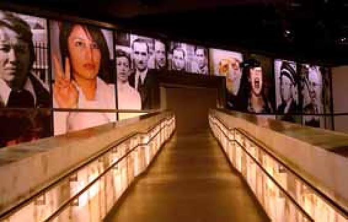 800 Meter führt die Rampe aus spanischem Alabaster im Zickzack nach oben 800 Meter führt die Rampe aus spanischem Alabaster im Zickzack nach oben