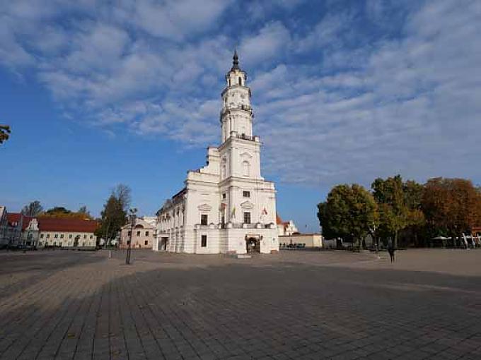 Rathaus von Kaunas mit Touristeninformation