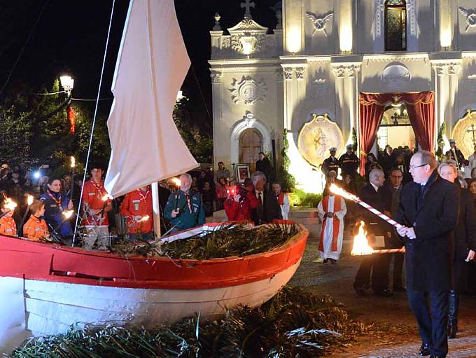 Prinz Albert zündet das Boot an Darstellung der Heiligen Devot auf dem Ambo