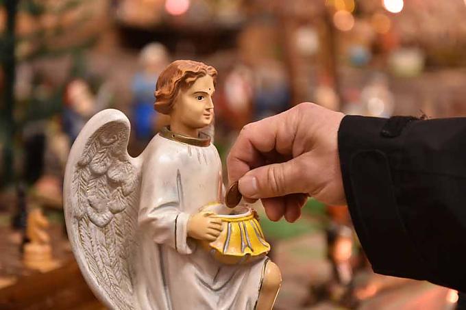 Eine Spende setzt die Krippe in Bewegung Liebevoll wird die Krippe jedes Jahr ergänzt