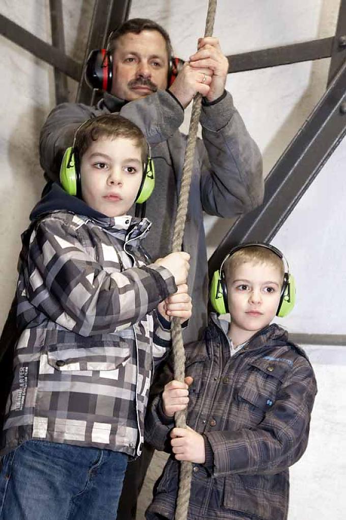 Beiermänner und Kinder mit Hörschutz Beiermänner und Kinder mit Hörschutz