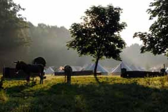 Das Lager der Siedler am Morgen. Das Lager der Siedler am Morgen.