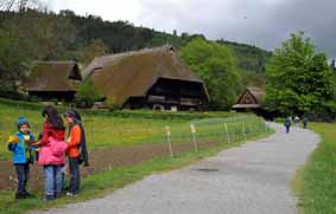 Kinder im Freilichtmuseum Kinder im Freilichtmuseum