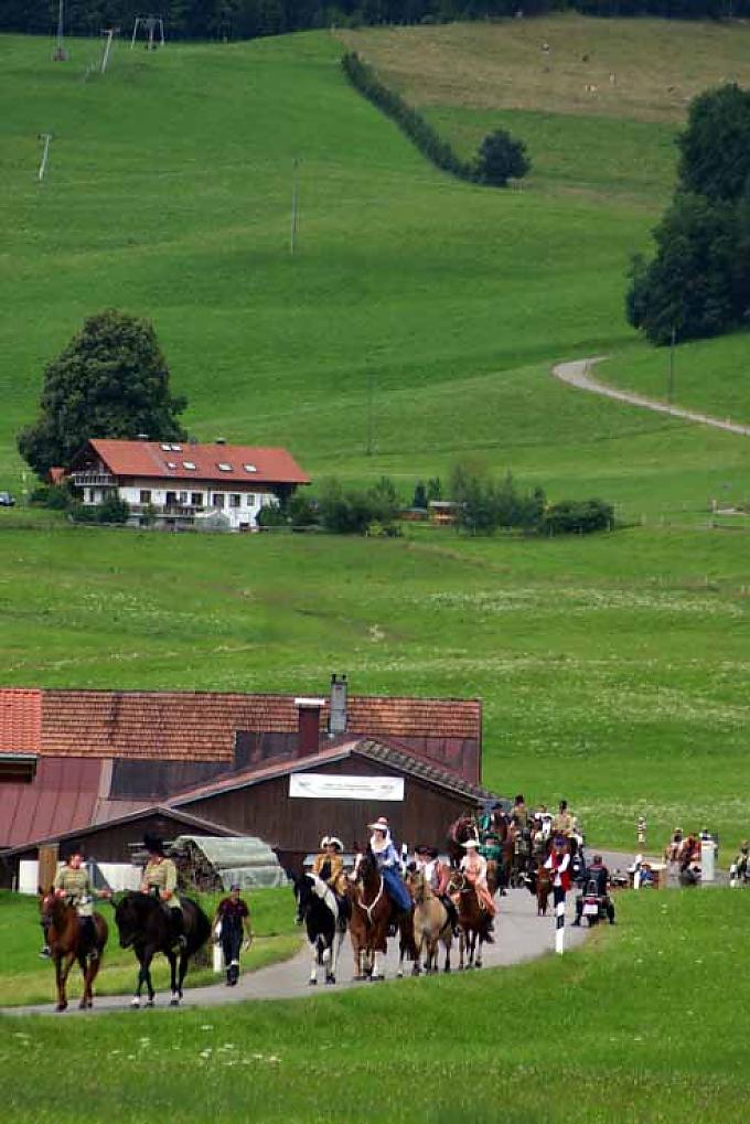 Der Salzzug auf dem Weg nach Genhofen Der Salzzug auf dem Weg nach Genhofen
