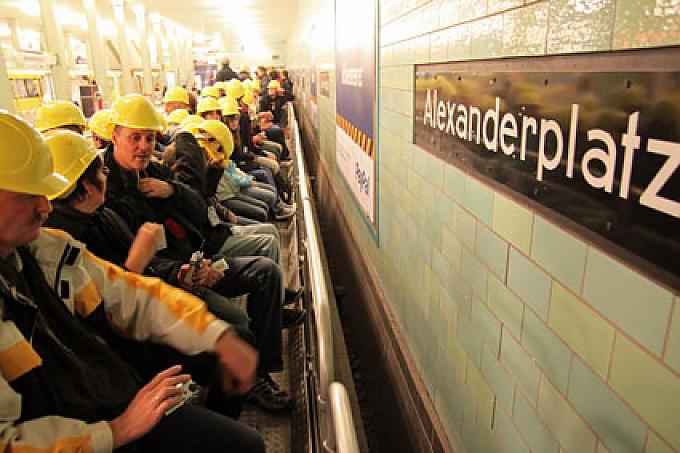 Per Cabrio durch die Unterwelt Per Cabrio durch die Unterwelt