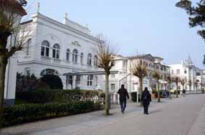 Ostseebad Binz.Bäderarchitektur auf der Promenade Ostseebad Binz.Bäderarchitektur auf der Promenade