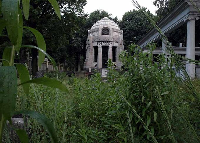 Das Mausoleum des ehemaligen Textilmagnaten Izrael Poznanski Das so genannte Ghetto-Field