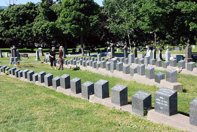 Auf dem Fairview Friedhof. Auf dem Fairview Friedhof.