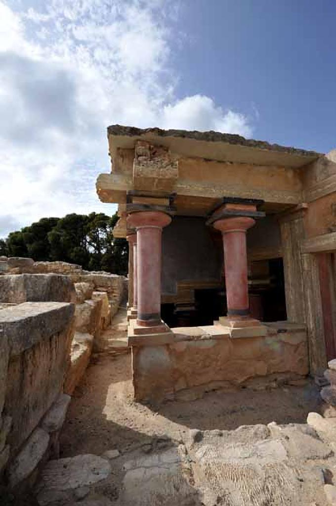 Lustralbecken, Becken für zeremonielle Reinigungen Lustralbecken, Becken für zeremonielle Reinigungen