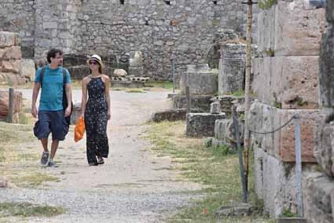 Besucher auf dem Gelände. Besucher auf dem Gelände.
