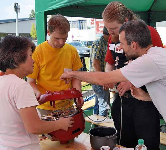 Reparaturversuche an einem koreanischen Reisschnellkochtopf Reparaturversuche an einem koreanischen Reisschnellkochtopf