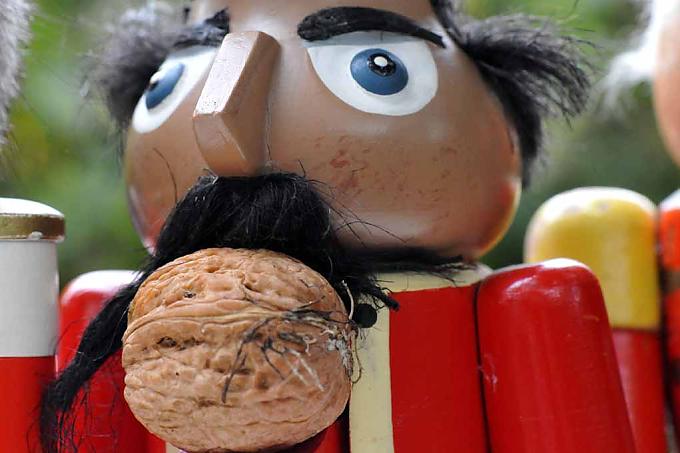 Nussknacker Schwippbögen bringen Licht in die dunklen Tage
