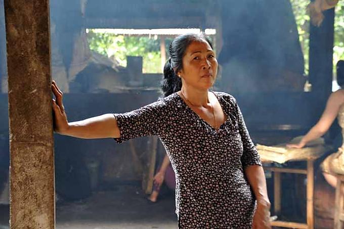 Tran Thi Huyen. Arbeiterinnen der Wabenfabrik