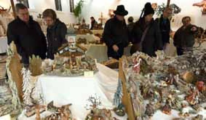 Besucher in der Krippenausstellung Besucher in der Krippenausstellung