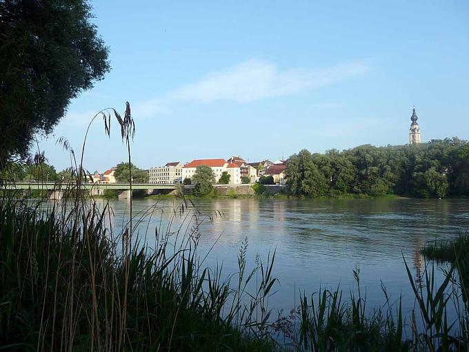 Blick auf Braunau vom Inn 