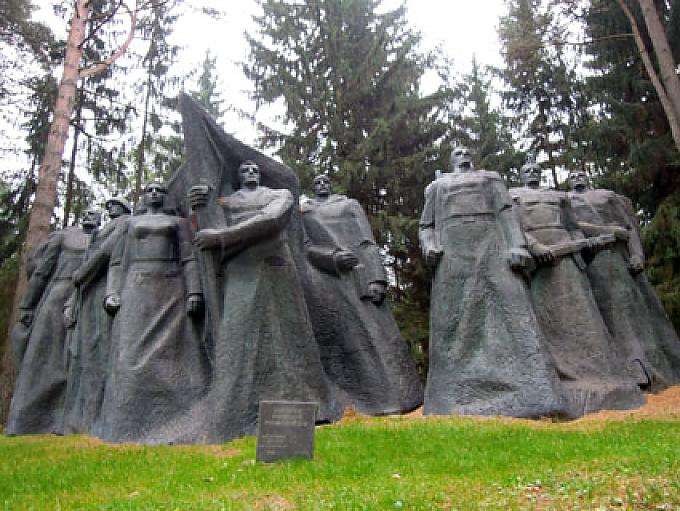 Denkmal im Grotas-Park