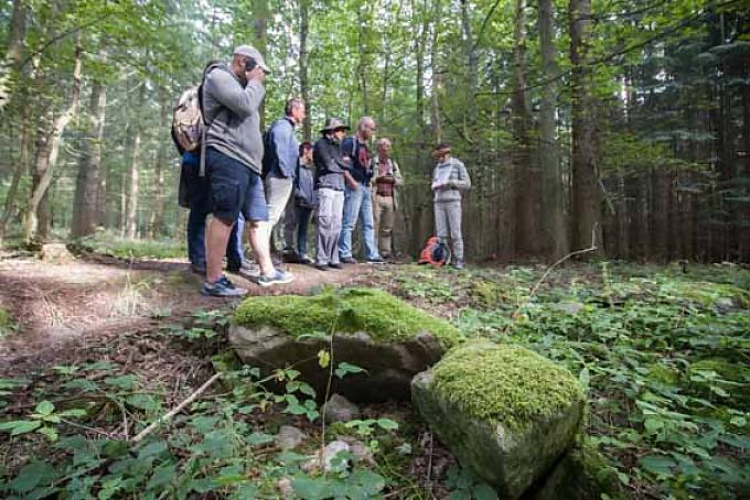 Dr. Katrin Staude ist Expertin für längst vergangene Zeiten. Mit Steinzeitworkshops und archäologischen Führungen lässt sie Gäste an ihrer Leidenschaft teilhaben
