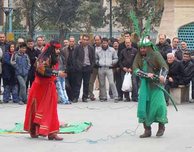 Umzüge, Theater und Süßigkeiten 