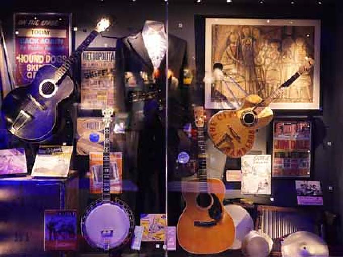 Skifflevitrine im British Music Experience in Liverpool