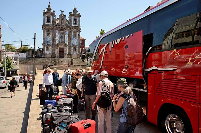 Im Rhythmus des Klapperns der Störche 