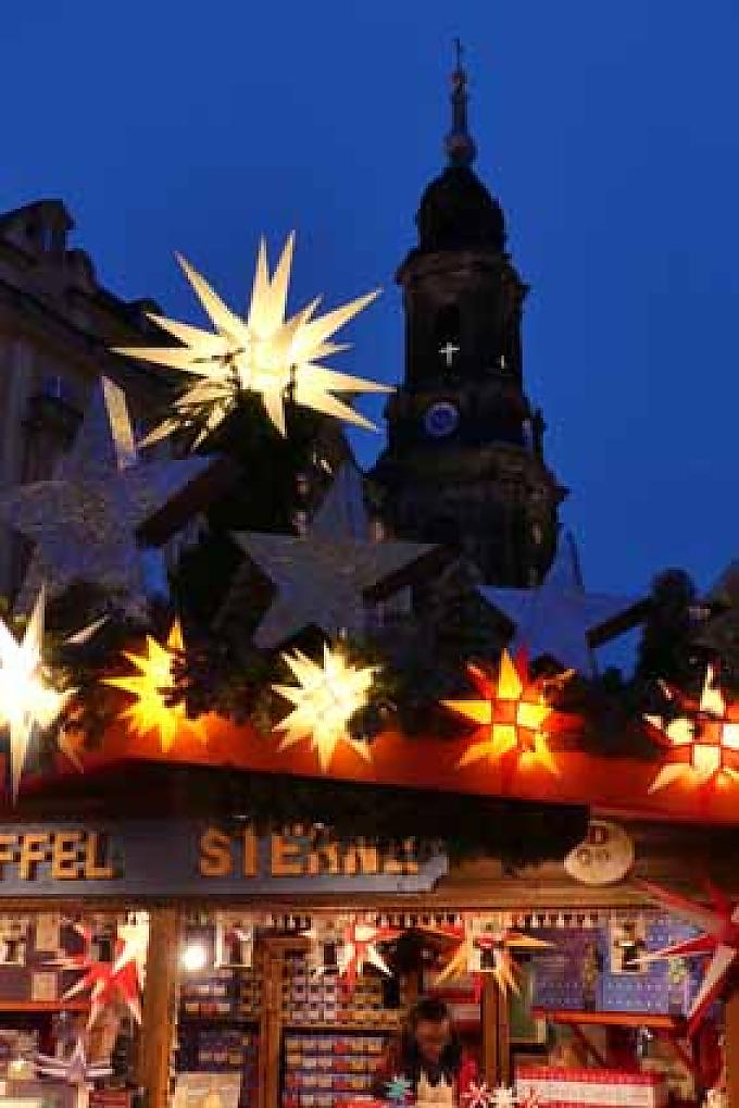 Dresdner Striezelmarkt mit Kreuzkirche