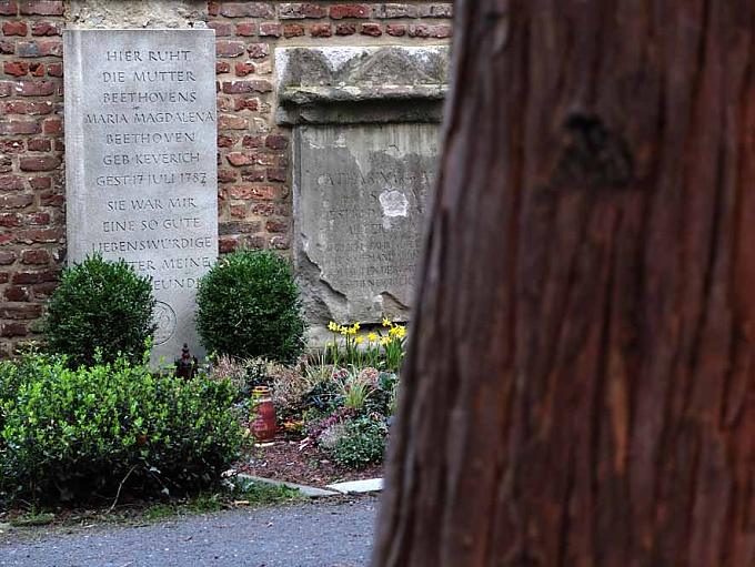 Grab der Mutter von Beethoven auf dem Alten Friedhof in Bonn.