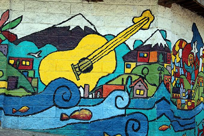 Blick auf die Altstadt mit ihren bunten Häusern 