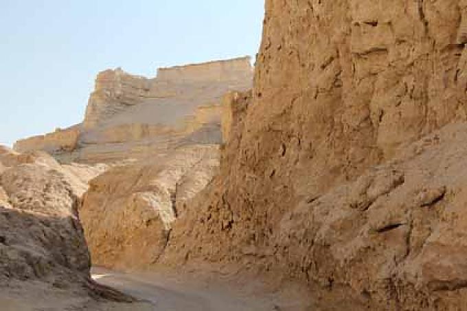 Salzwüsten, Wasserfälle und künstliche Sümpfe