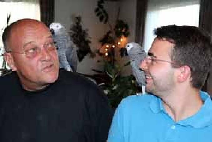 Roger Roske mit Lucky (l.) und Lukas Mader mit Oskar.