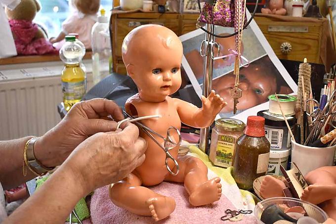 Visite bei Frau Puppendoktor