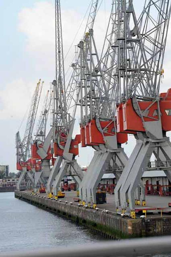 Verladekräne im Hafen