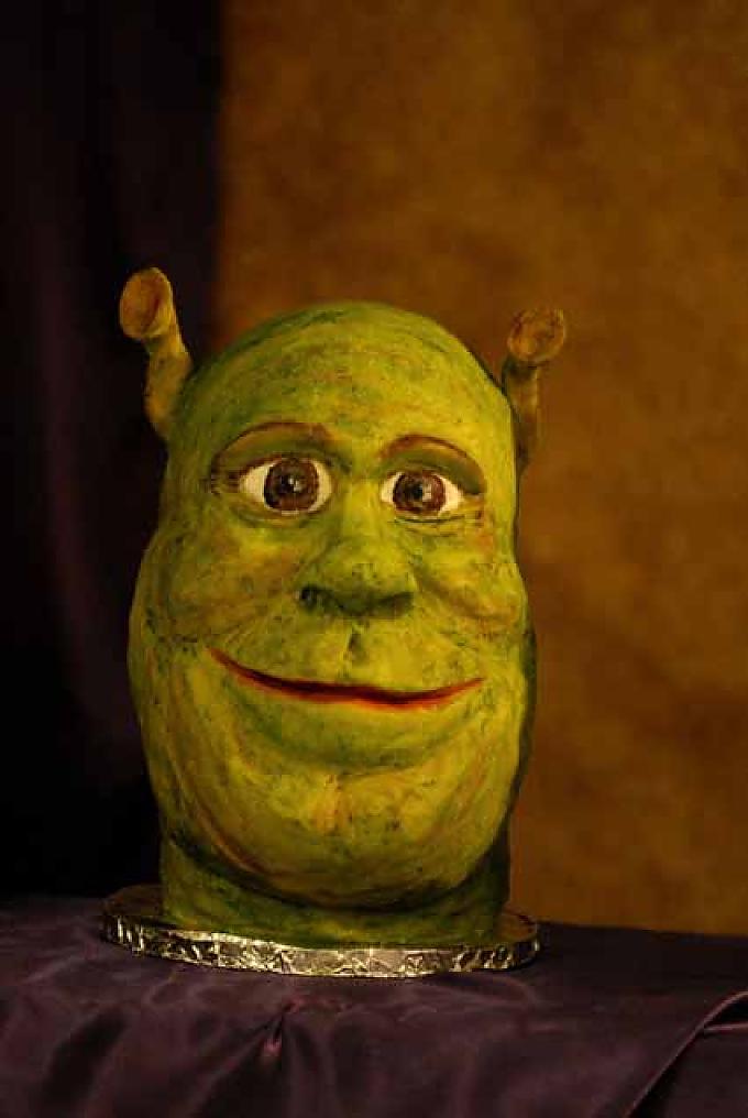 Maske Shrek aus Marzipan im Marzipanmuseum
