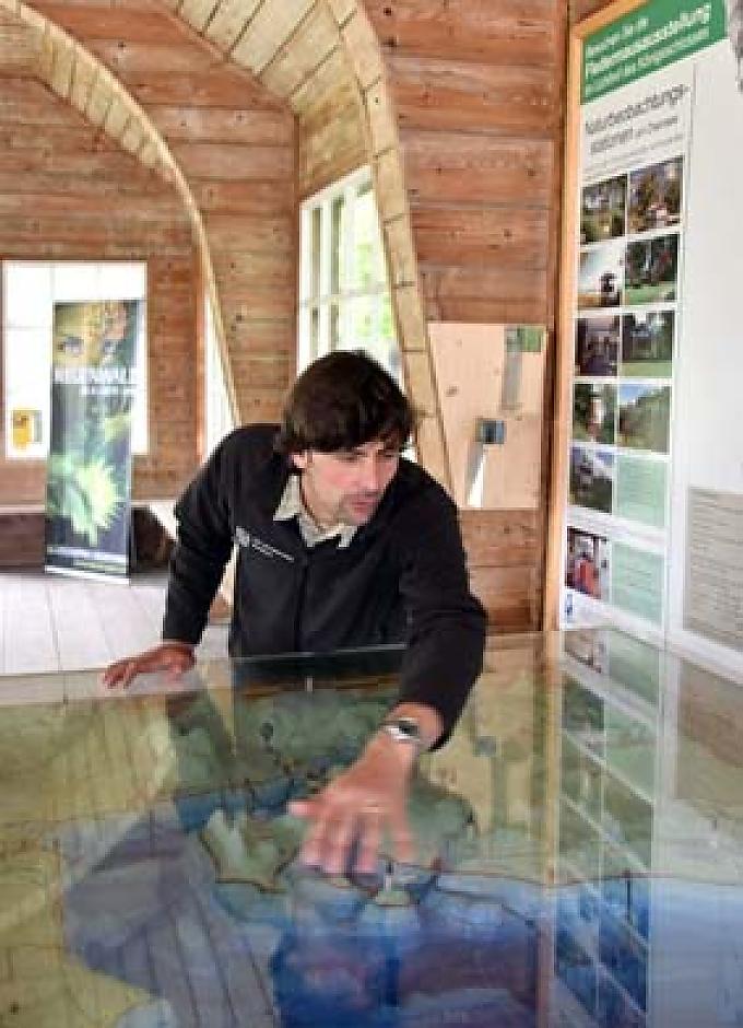 Jakob Nein, Landschaftspfleger auf der Herreninsel.