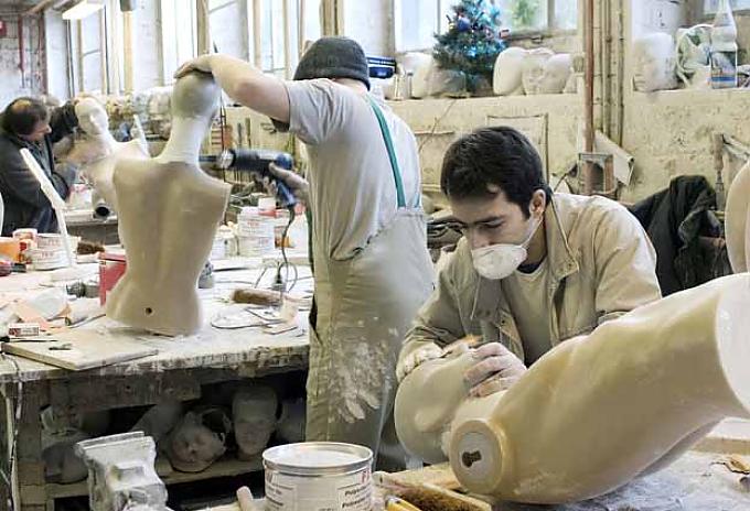 Arbeiter in der Werkstatt