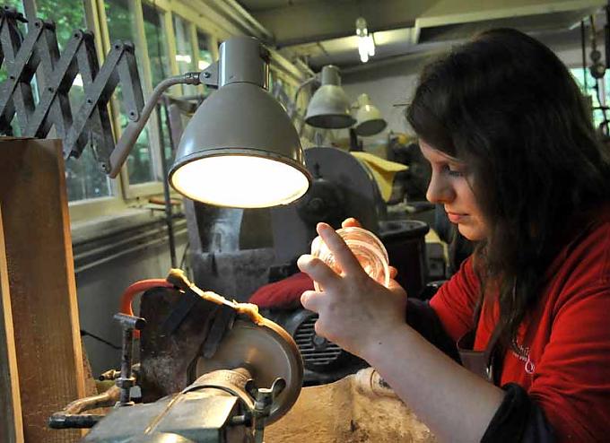 Die Gläser werden graviert 