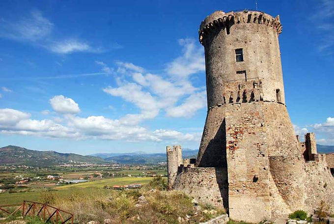 Velia. Mittelalterliche Burg.